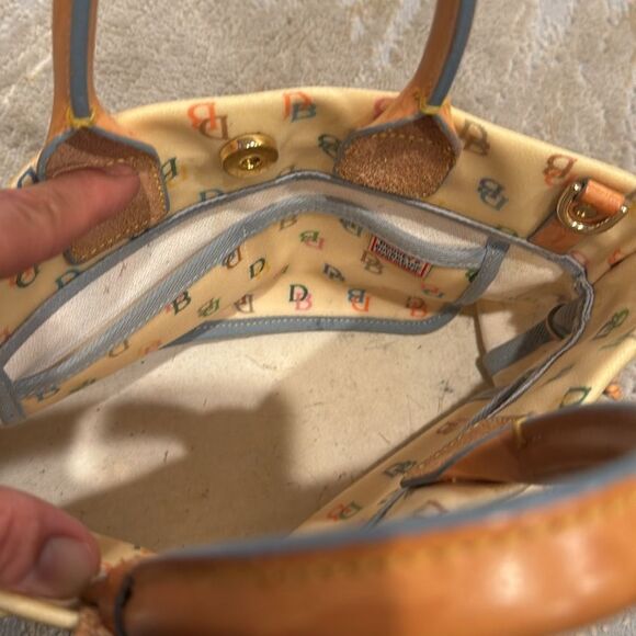 Vintage made in USA Dooney and Bourke “IT” hand bag in GUC no shoulder strap - Picture 7 of 13